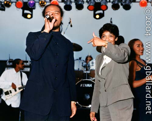 MAXI PRIEST WEDDING SINGER